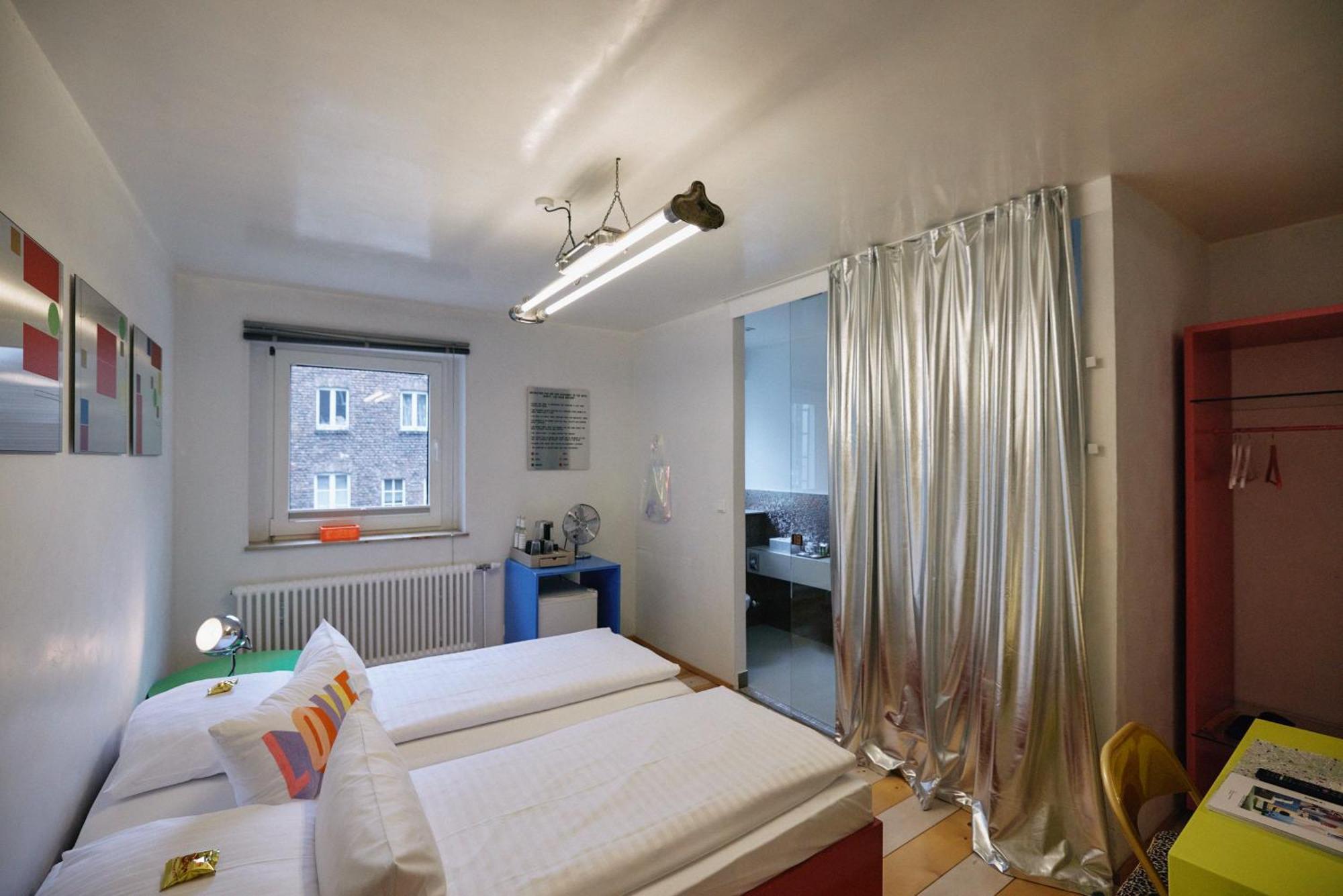 18Arts Hotel - Living In A Gallery! Koln Bagian luar foto
