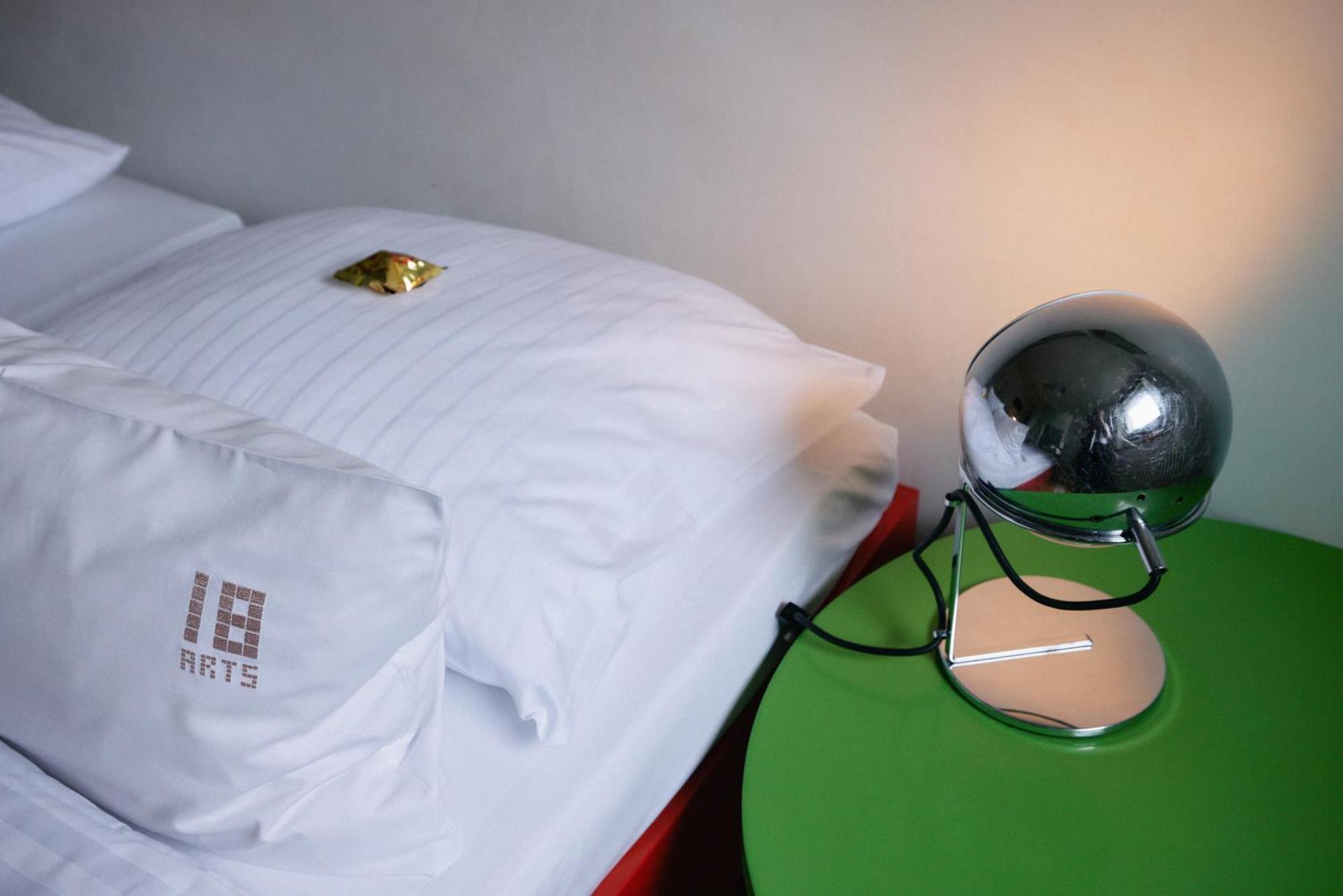 18Arts Hotel - Living In A Gallery! Koln Bagian luar foto