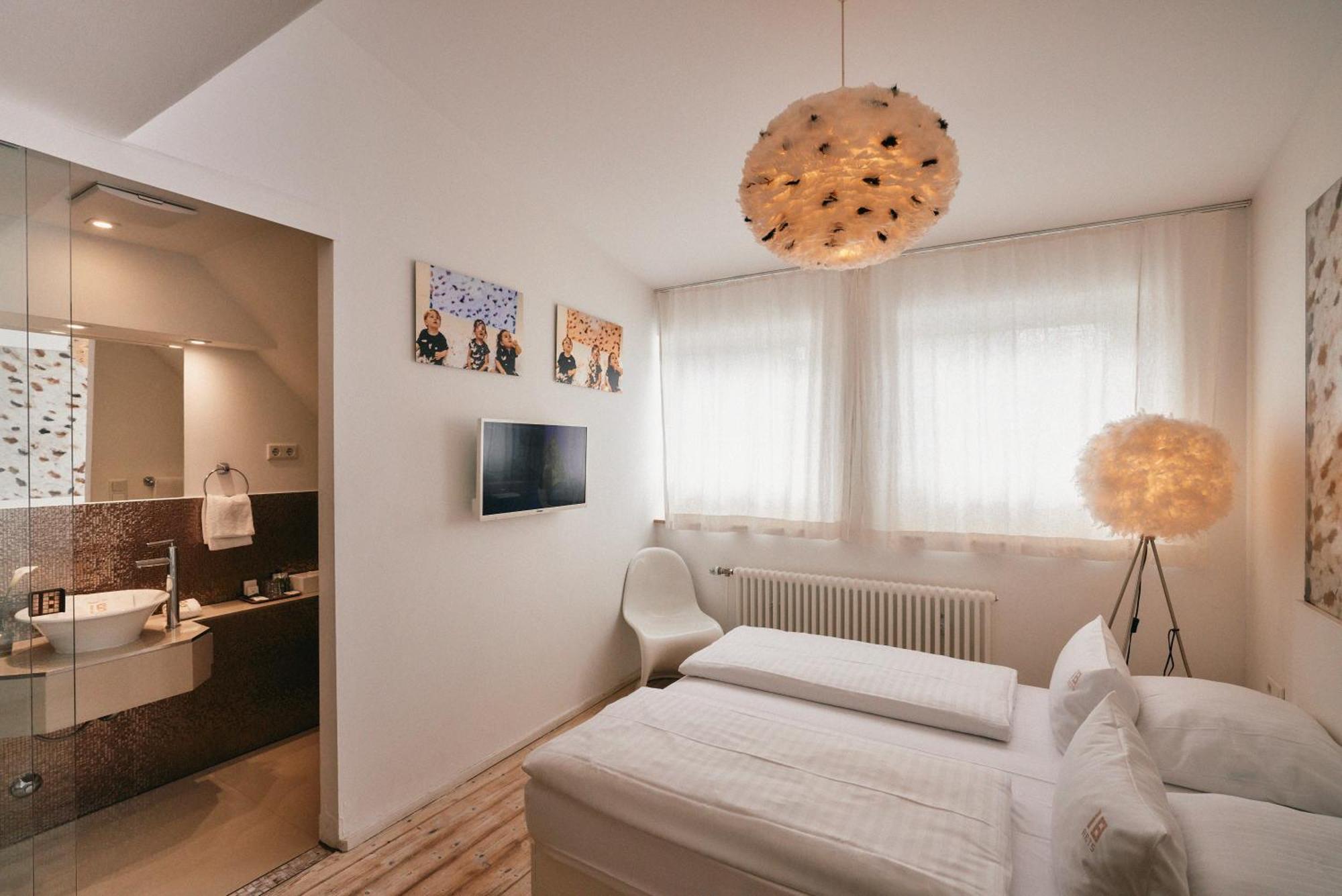 18Arts Hotel - Living In A Gallery! Koln Bagian luar foto