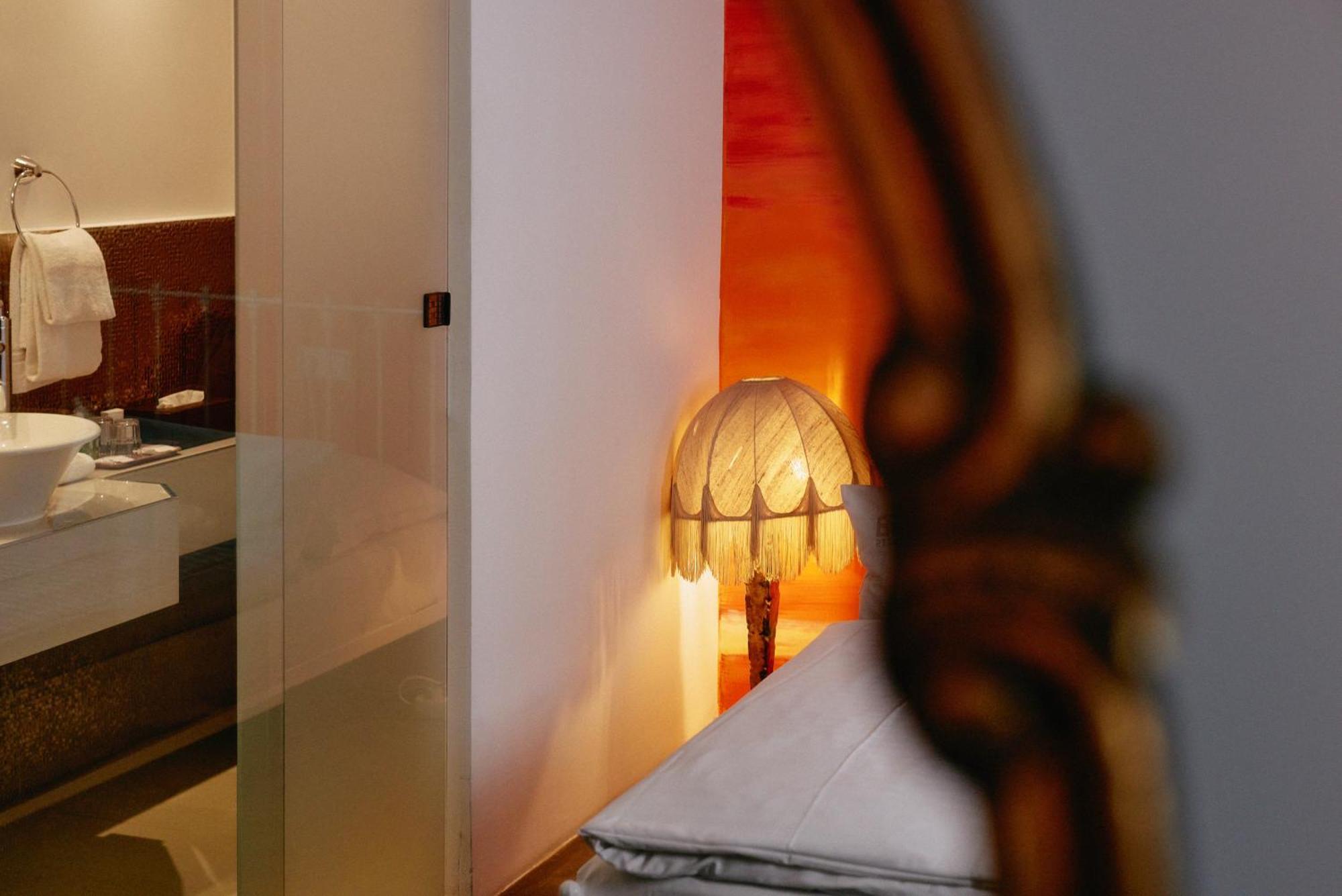 18Arts Hotel - Living In A Gallery! Koln Bagian luar foto